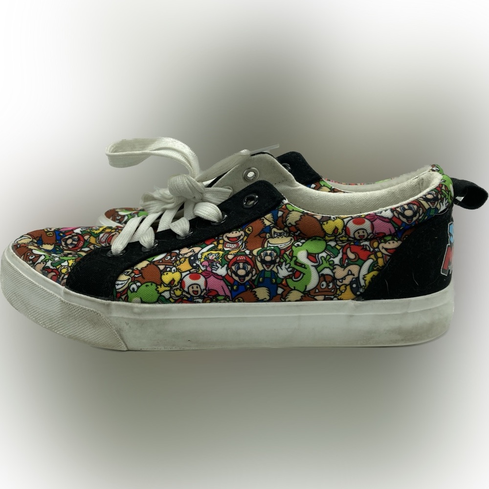 Super Mario Ground-Up Canvas Lace-Up Sneaker Shoes Unisex Youth Size 5
